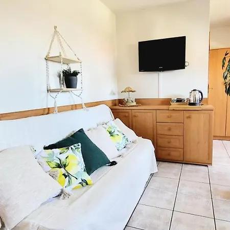 Konukevi Kokosek Goscinne 3*